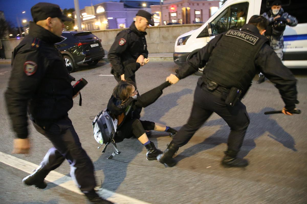 Несанкционированный антивоенный митинг. Москва, 21 сентября 2022 г. Фото: Getty Images