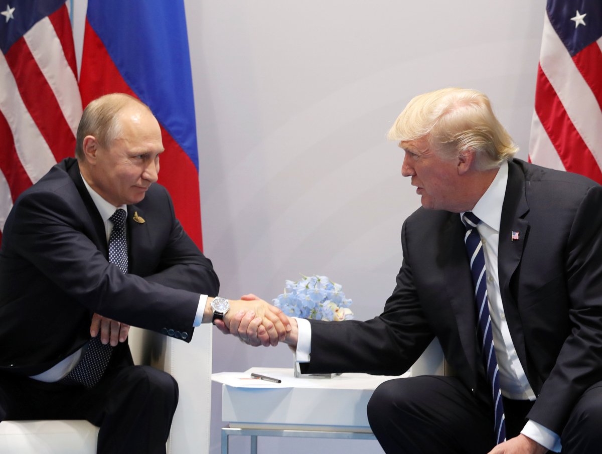 Владимир Путин и Дональд Трамп на саммите G20 в Гамбурге, Германия, 7 июля 2017 года. Фото: Михаил Климентьев / Спутник / Kremlin / EPA