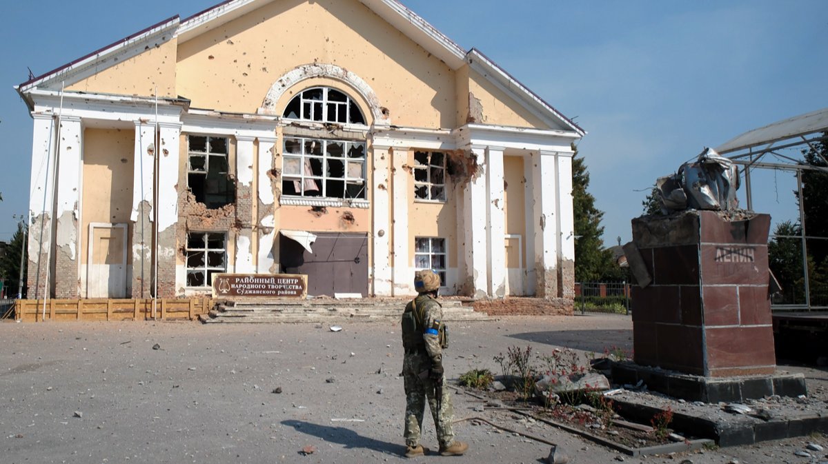 «Они стреляли не по собакам, а по цепям, на которых собак привязали»