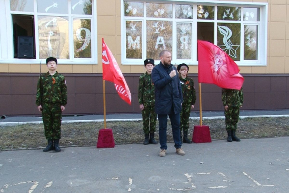 Андрей Ткачук на патриотическом мероприятии в одной из омских школ, апрель 2019 года. Фото:  Омский городской совет