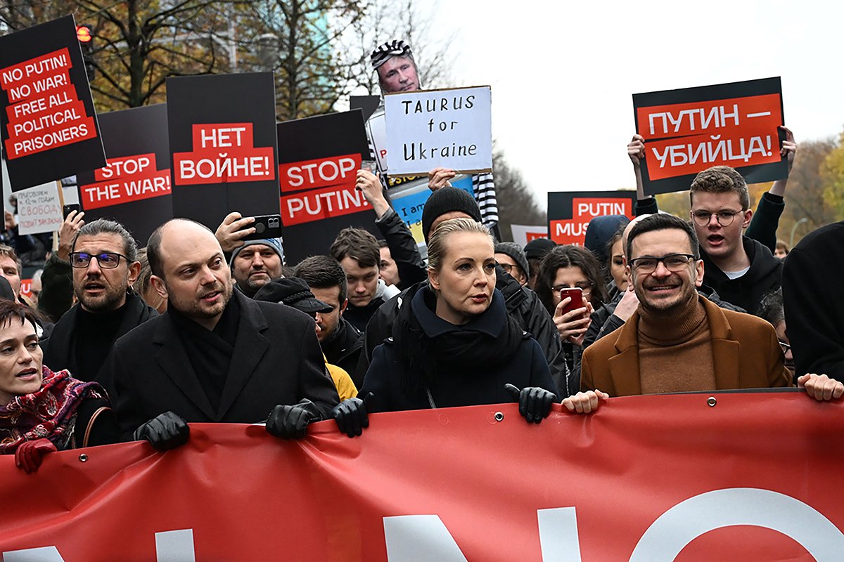 Илья Яшин на марше в Берлине. Фото: Ralf Hirschberger / AFP / Scanpix / LETA