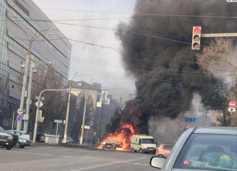 Последствия обстрела Белгорода. Фото:  Baza